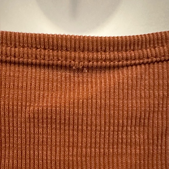 Women’s Athleta Ribbed Tee - Size Small - Picture 4 of 4